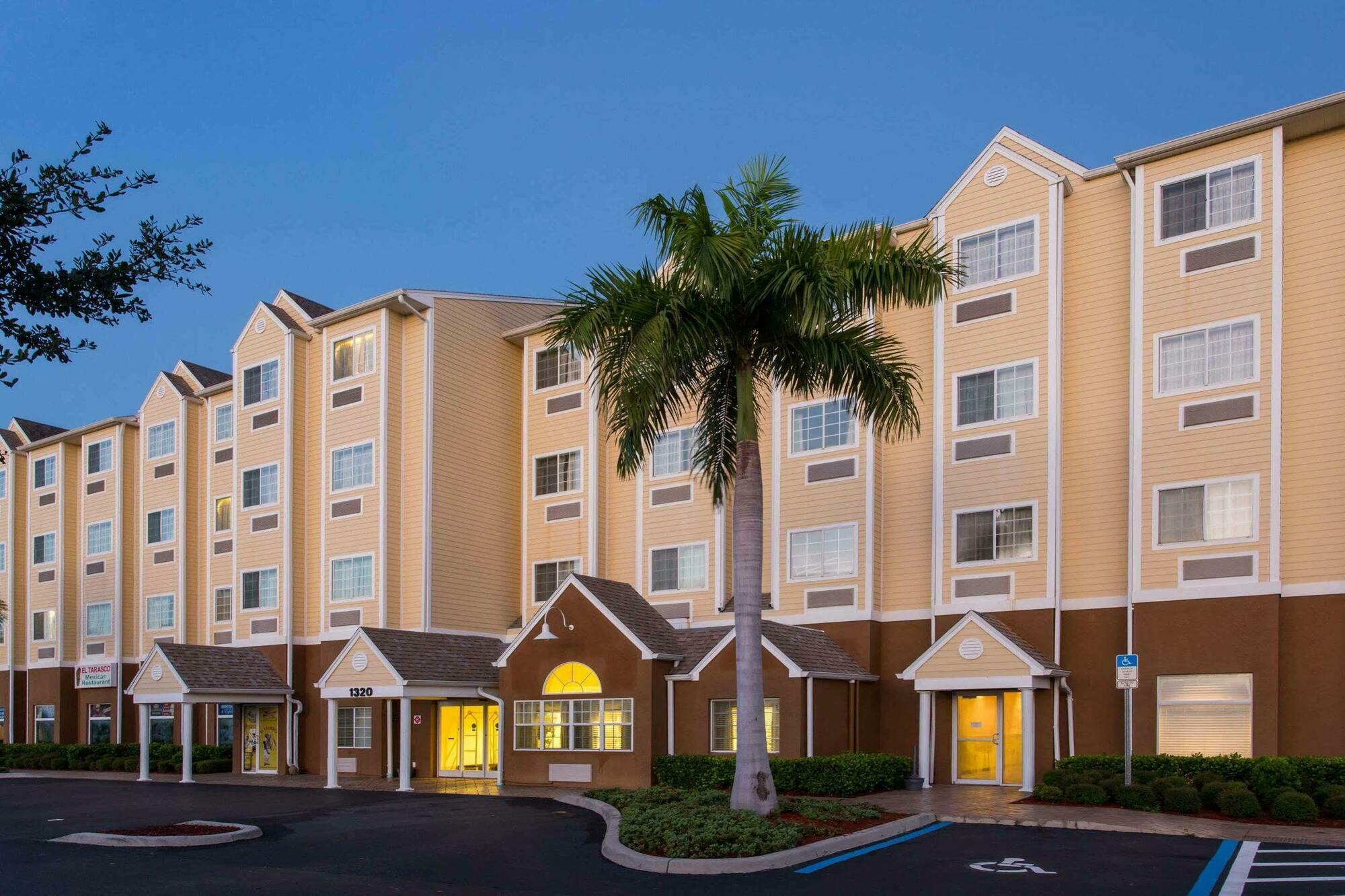 Quality Inn & Suites Lehigh Acres Fort Myers Dış mekan fotoğraf